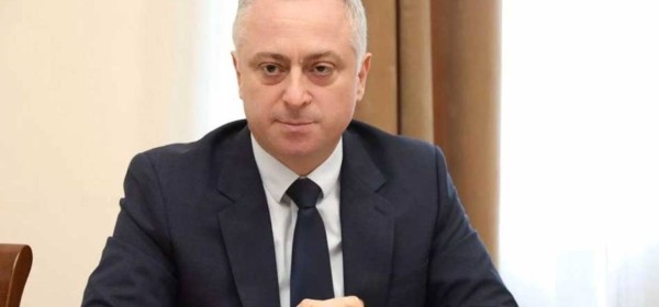 Аҳәынҭқарра Ахада Бадра Гәынба Апарламент ахь есышықәсатәи ажәахә ҟаҵо дықәгылоит.