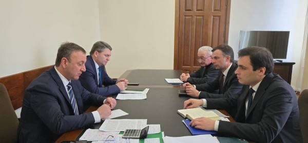 Владимир Делба провел совещание по вопросам энергообеспечения Абхазии