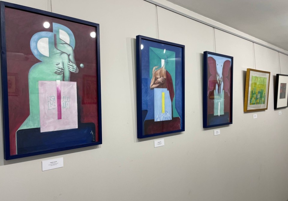 Выставка «Весенний салон» в Сухуме: 25 картин о пробуждении весны и женской нежности