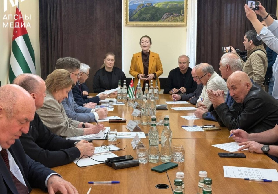 Ауаажәларратә палатаҿы имҩаԥысит атәылауаҩратә форум иалахәыз Урыстәылатәи Афедерациа аделегациа рԥылара