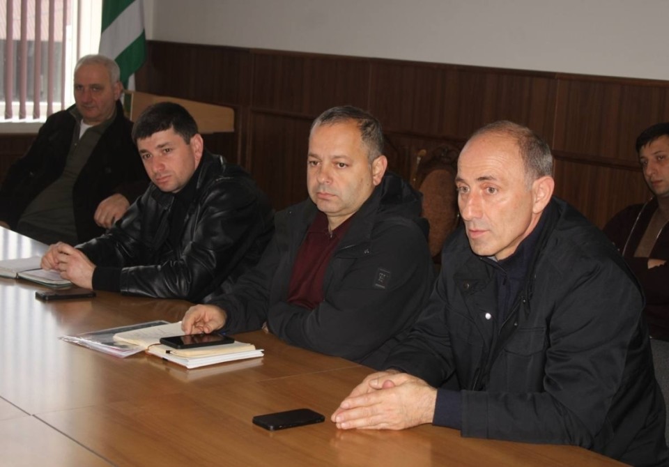 Главы сел Гулрыпшского района обсудили планы по благоустройству и энергетике