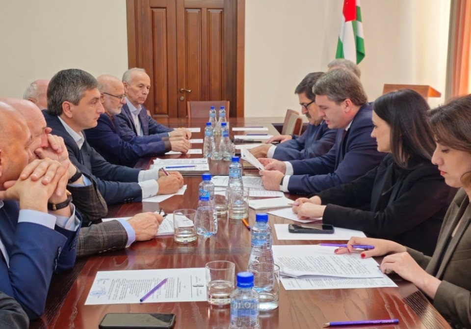 Джансух Нанба провел заседание госкомиссии по увековечиванию литературного и научного наследия Баграта Шинкуба