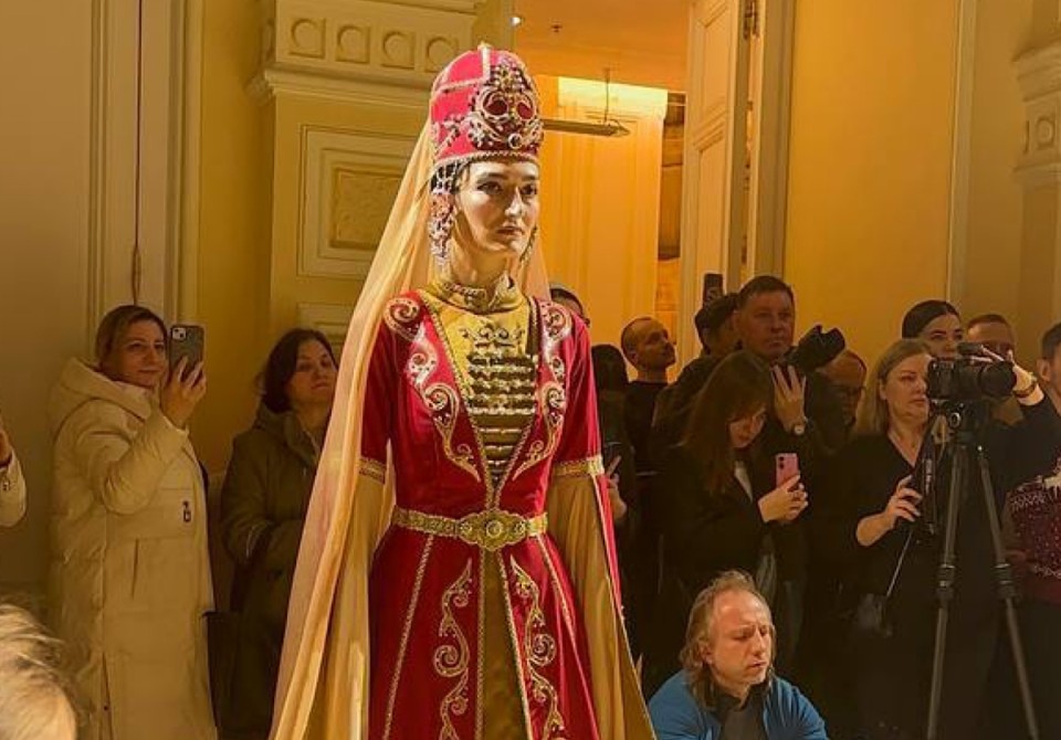 Абхазские дизайнеры Кадыр Тванба, Салима Хашиг и Сарида Цвижба участвуют в I Международной Атомной неделе моды в Москве