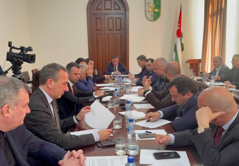 Владимир Делба провёл совещание по исполнению резолюции Гражданского форума