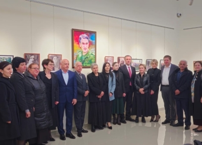 В Гудауте открылась выставка, посвященная 80-летию Сергея Дбара