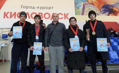 ГУДАУТСКИЕ БОРЦЫ ЗАНЯЛИ ПРИЗОВЫЕ МЕСТА В НОВОГОДНЕМ ТУРНИРЕ