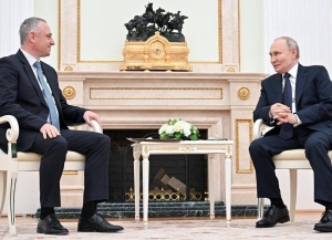 Бадра Гунба встретится с Владимиром Путиным в Москве