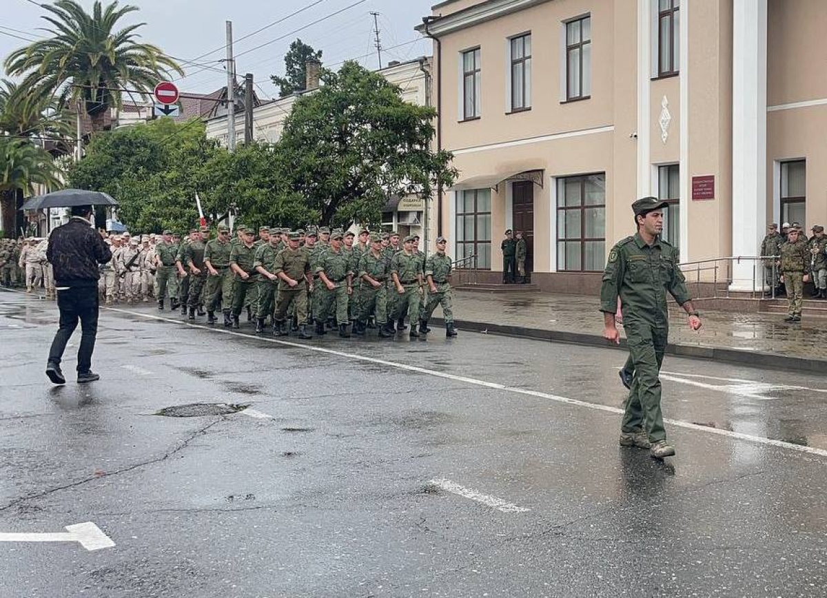 В Сухуме провели репетицию военного парада