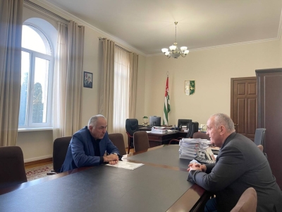 БЕСЛАН ДЖОПУА ДОЛОЖИЛ ПРЕМЬЕР-МИНИСТРУ ОБ ИТОГАХ РАБОЧЕЙ ПОЕЗДКИ В КРЫМ  