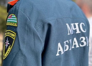 Многоквартирный дом в Гудауте частично пострадал в результате пожара