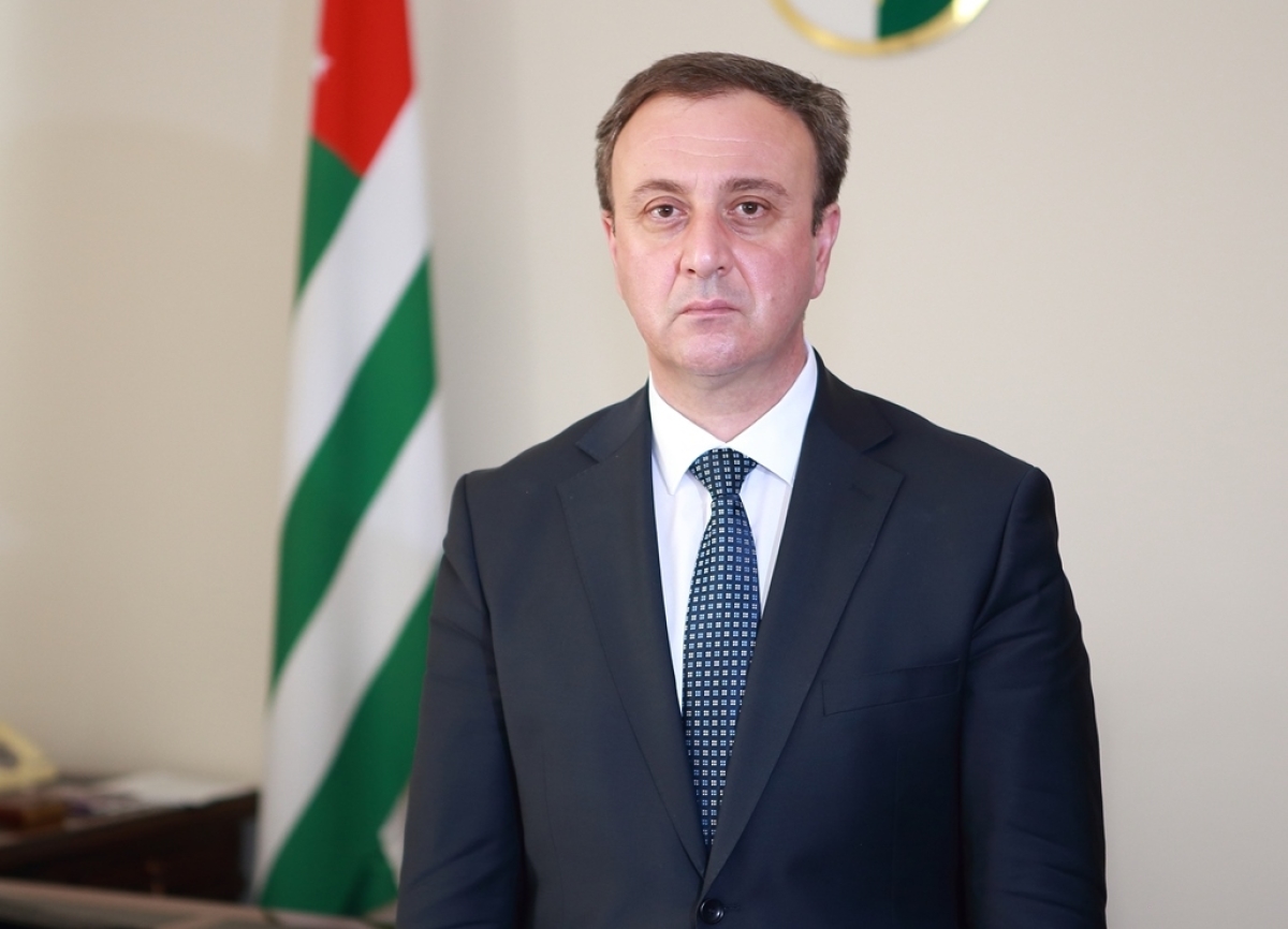 Владимир Делба поздравил руководство и коллектив Министерства по налогам с профессиональным праздником