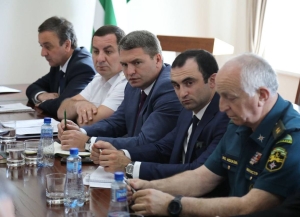 Президент Бадра Гунба поручил правительству разработать меры в сфере безопасности и общественного порядка