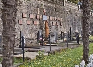Память в камне и глине: Руслан и Маргарита Пандария реставрируют мемориал Афоно-Эшерского батальона