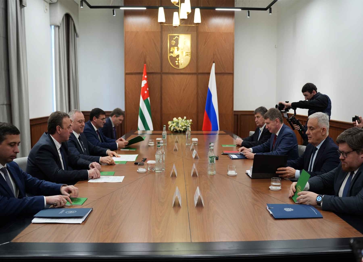 Россия и Абхазия обсудили механизмы поддержки инвестиционной деятельности в республике   