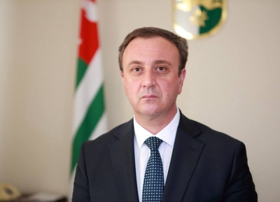 Аԥыза-министр Владимир Делба аҭагылазаашьа ҷыдақәа рминистрра анапхгареи хаҭалатәи аилазаареи аусбарҭа аԥҵоижьҭеи 20 шықәса аҵра рыдиныҳәалеит