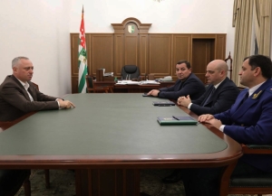 Бадра Гунба провёл совещание с руководителями правоохранительных органов