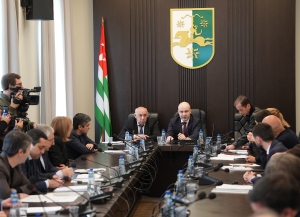 Парламент инициирует разработку закона против домашнего насилия после трагедии в Гулрыпшском районе