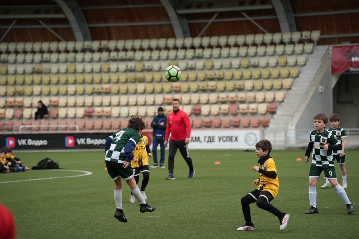 Международный футбольный турнир памяти Радиона Авидзба стартовал в Сухуме.
