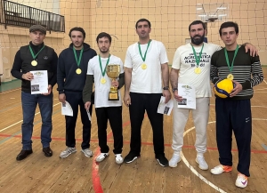 Победители турнира по волейболу передали 60 тыс. рублей семье погибшего в результате пожара в селе Гуп