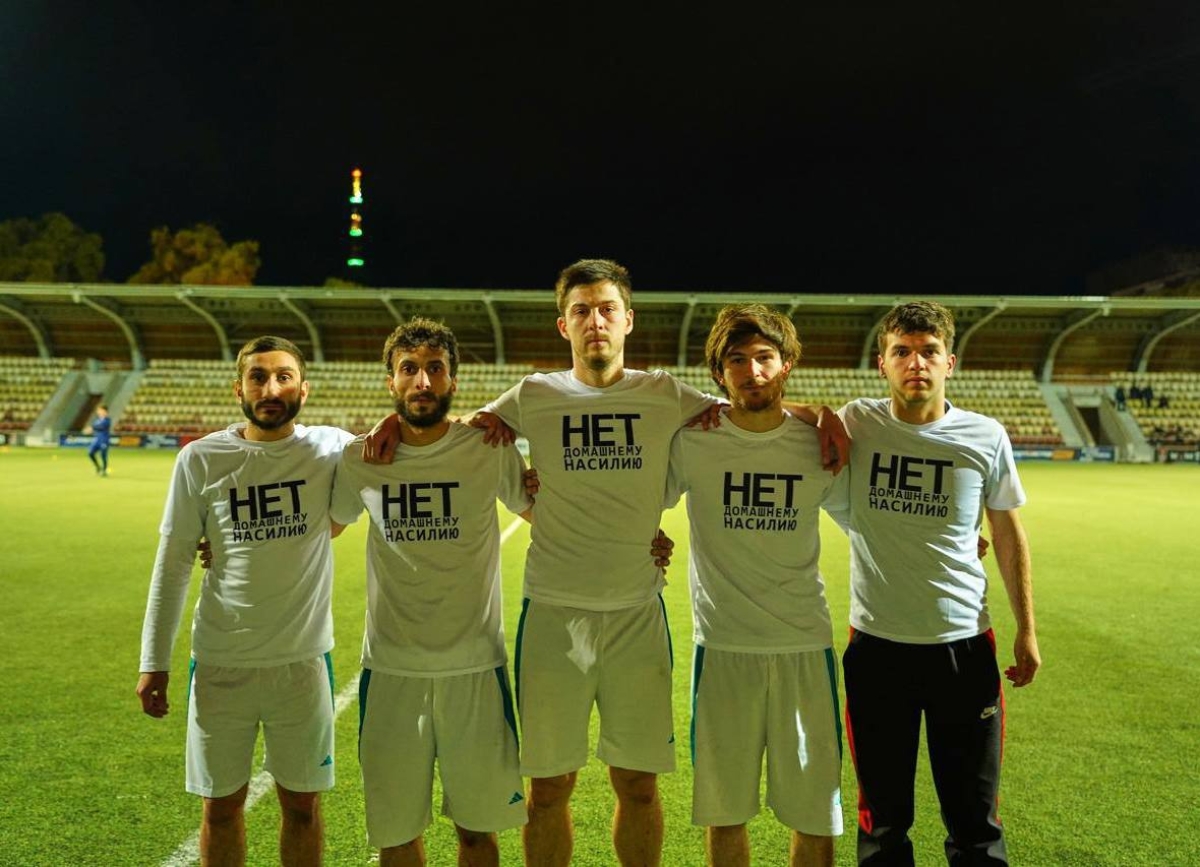 «Нет домашнему насилию!»: футболисты «Афона» провели акцию в память о погибшей Габриэле Лахиной