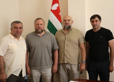 Чемпион мира по греко-римской борьбе Сергей Поперечный встретился с руководством Госкомитета по делам молодежи и спорту