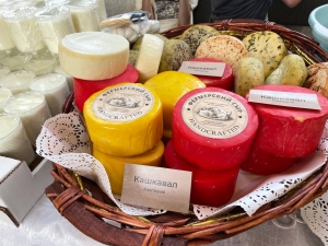 Фермерская ярмарка ко Всемирному дню безопасности пищевых продуктов прошла на «Гуме»