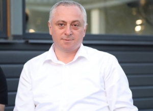 Аԥсны Ахада Бадра Гәынба ашколхәыҷқәеи арҵаҩцәеи аҵарашықәс ҿыц алагамҭеи Адырра амши рыдиныҳәалеит.