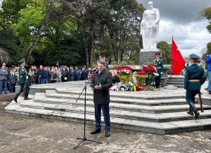 В Сухуме состоялся торжественный митинг, посвященный 78-й годовщине Победы в Великой Отечественной войне