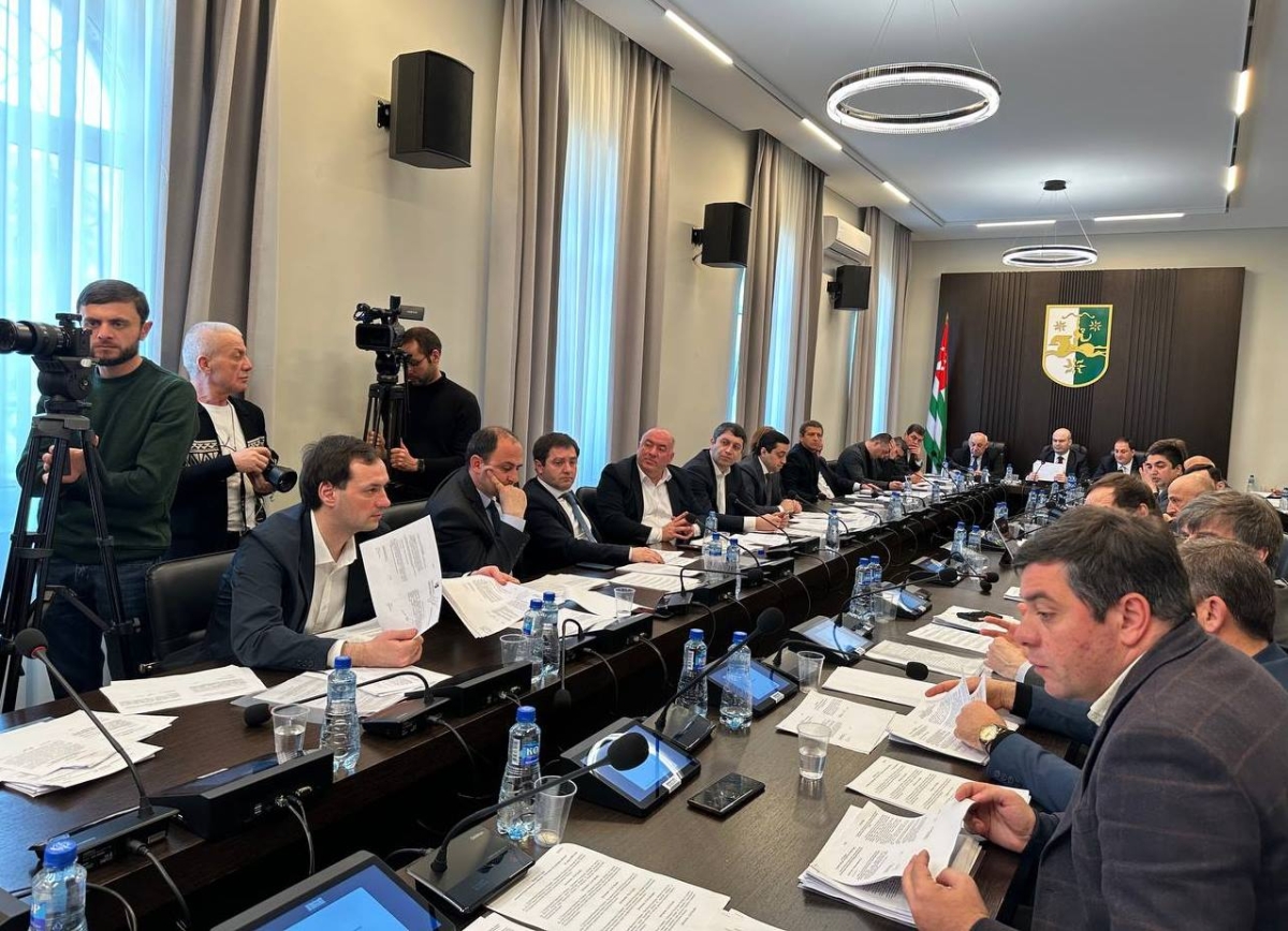 За юрлицами закрепляется право обращения в госорганы  и органы местного самоуправления