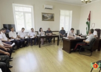 Роберт Киут провел выездные совещания в Гудаутском и Гагрском районах