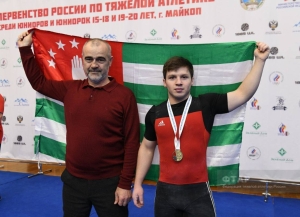 Элкан Гвазава стал победителем первенства России по тяжелой атлетике в рывке