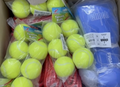 Администрация Сухума передала спортивный инвентарь Школе бокса