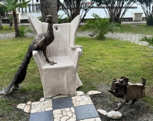 Аҟәа ақадақь аҿы Даур Занҭариа игәалашәара иазкны арт-обиект цәырҵит.