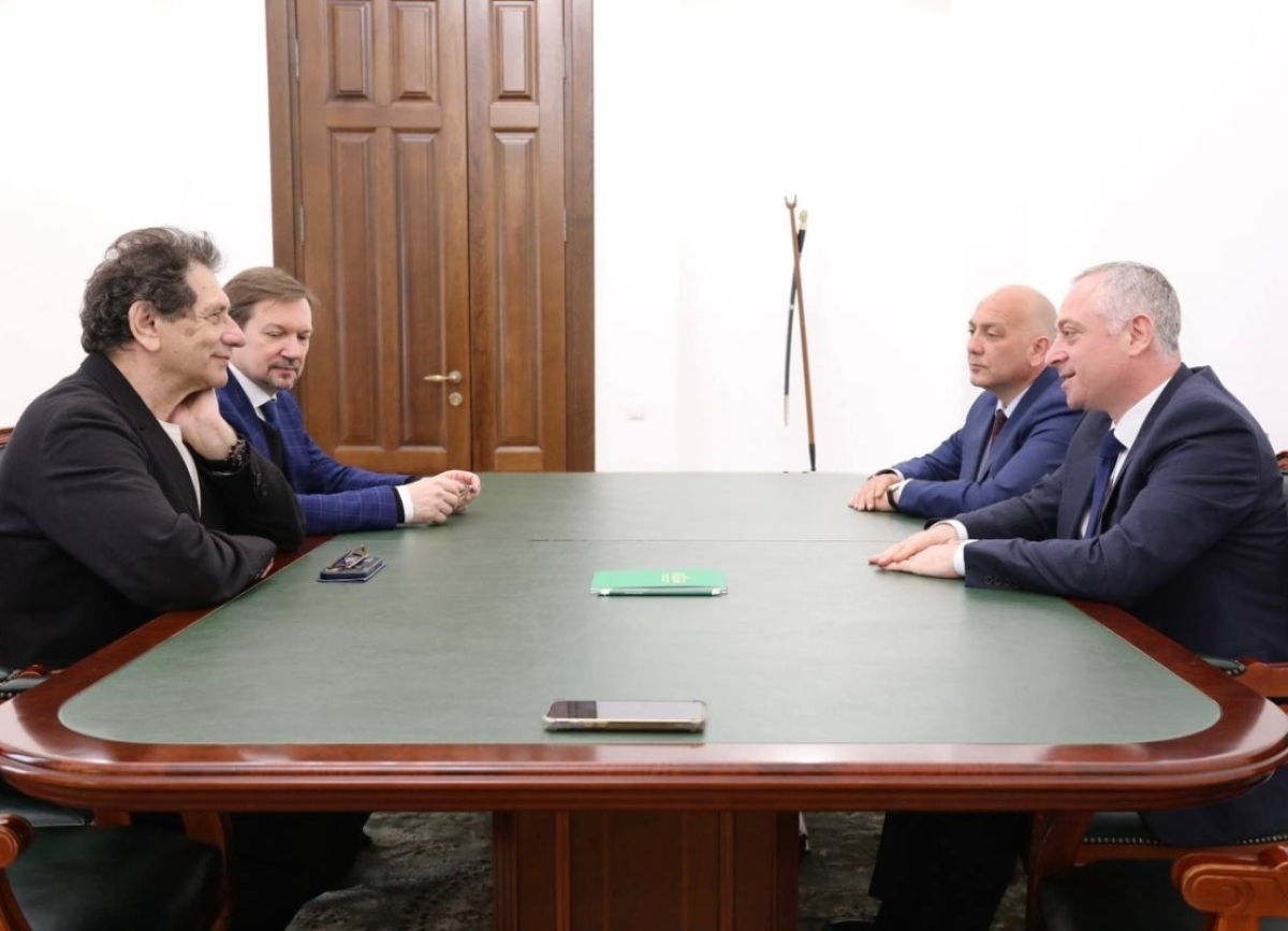 Бадра Гунба встретился ректором Театрального института им. Б. Щукина  Евгением  Князевым