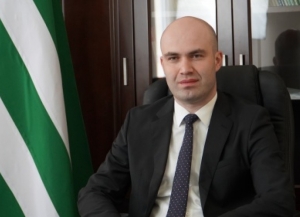 Спикер Парламента поздравил граждан Абхазии с Днем Конституции   
