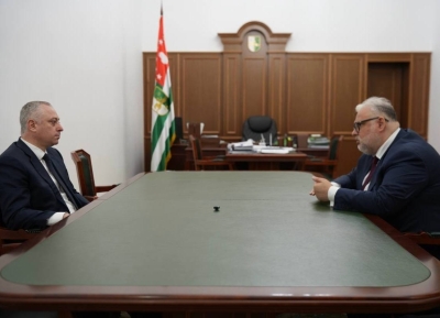 Президент Абхазии Бадра Гунба принял ректора РГСУ Андрея Хазина