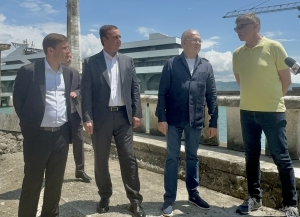 Премьер-министр Андрей Назаров проинспектировал ход работ на части набережной Диоскуров в Сухуме, восстанавливаемой за счет Башкортостана