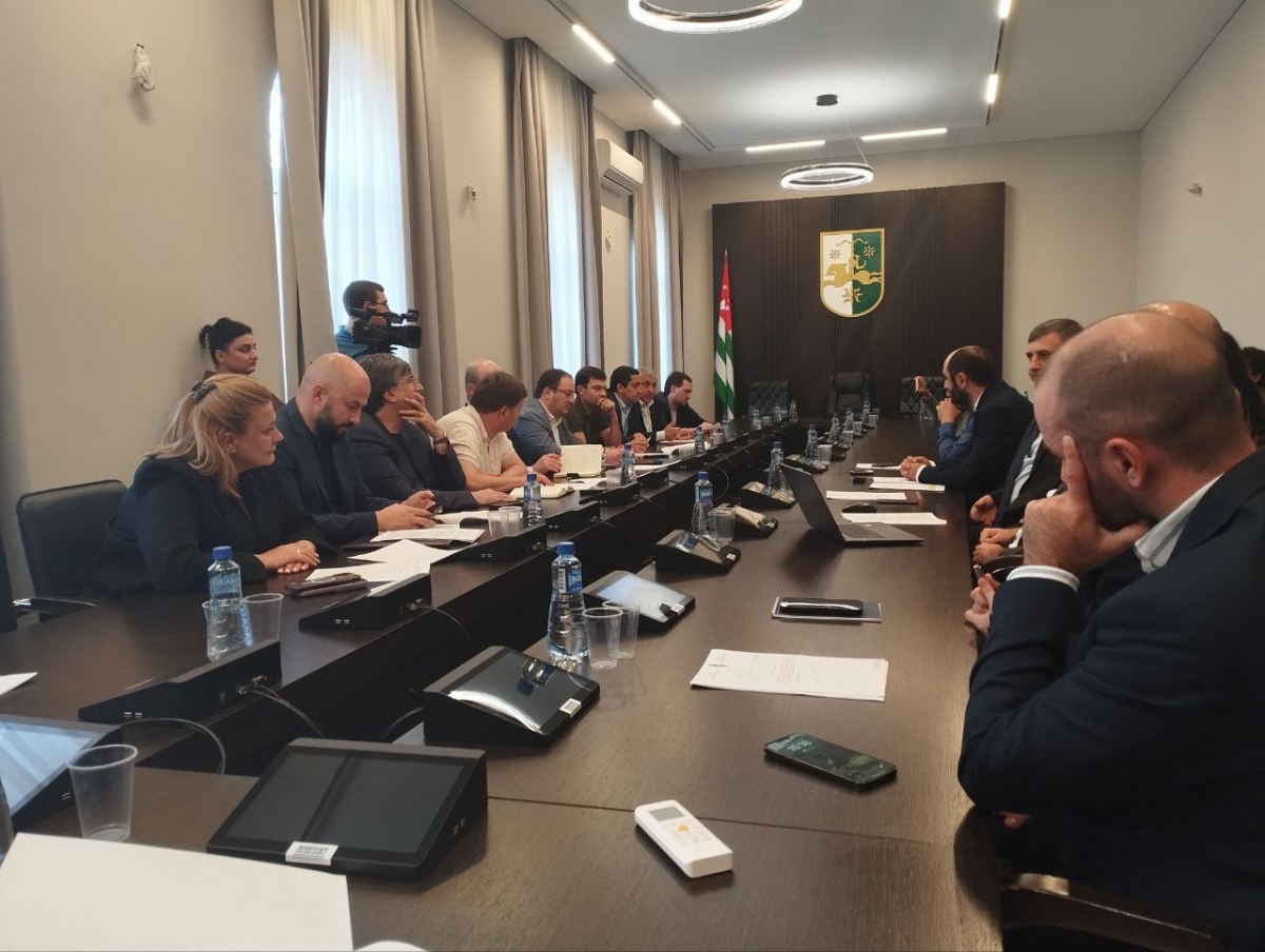 Парламент продолжит обсуждение проблем, связанных со вводом в действие закона о кадастре недвижимости   
