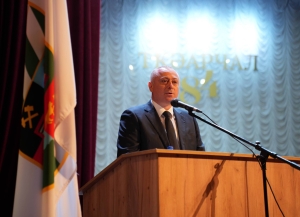 Бадра Гунба поздравил ткуарчалцев с Днем города