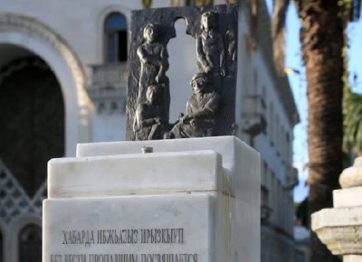 Знаменитый питьевой фонтан у Абхазского драмтеатра отреставрируют