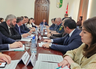 Аԥсны аминистрцәа реилазаареи Адыгеиа Ареспубликеи ахәаахәҭра-економикатә, аҭҵаарадырра-техникатә, агуманитартә, асоциал-культуратә усеицуразы аиқәшаҳаҭра шьақәдырӷәӷәеит