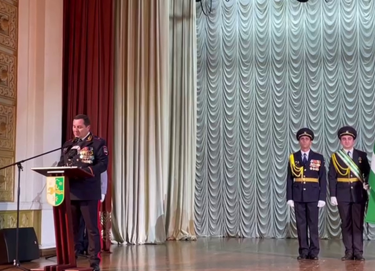 Роберт Киут поздравил ветеранов и личный состав органов внутренних дел с Днем милиции