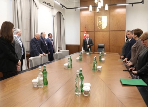 Бадра Гунба представил коллективу Администрации Президента нового руководителя Беслана Эшба