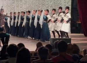 Госансамбль народной песни и танца выступил в Ткуарчале   