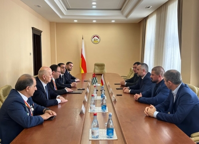 Делегация Парламента Абхазии наблюдает за выборами Президента Южной Осетии