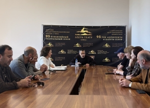 Аԥсуа театр аҿы имҩаԥысуеит зеиԥшыҟам аԥхьарбара