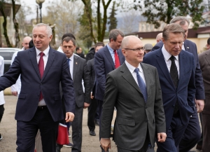 Бадра Гунба и Сергей Кириенко посетили Республиканский сосудистый центр и строящуюся детскую больницу в Сухуме