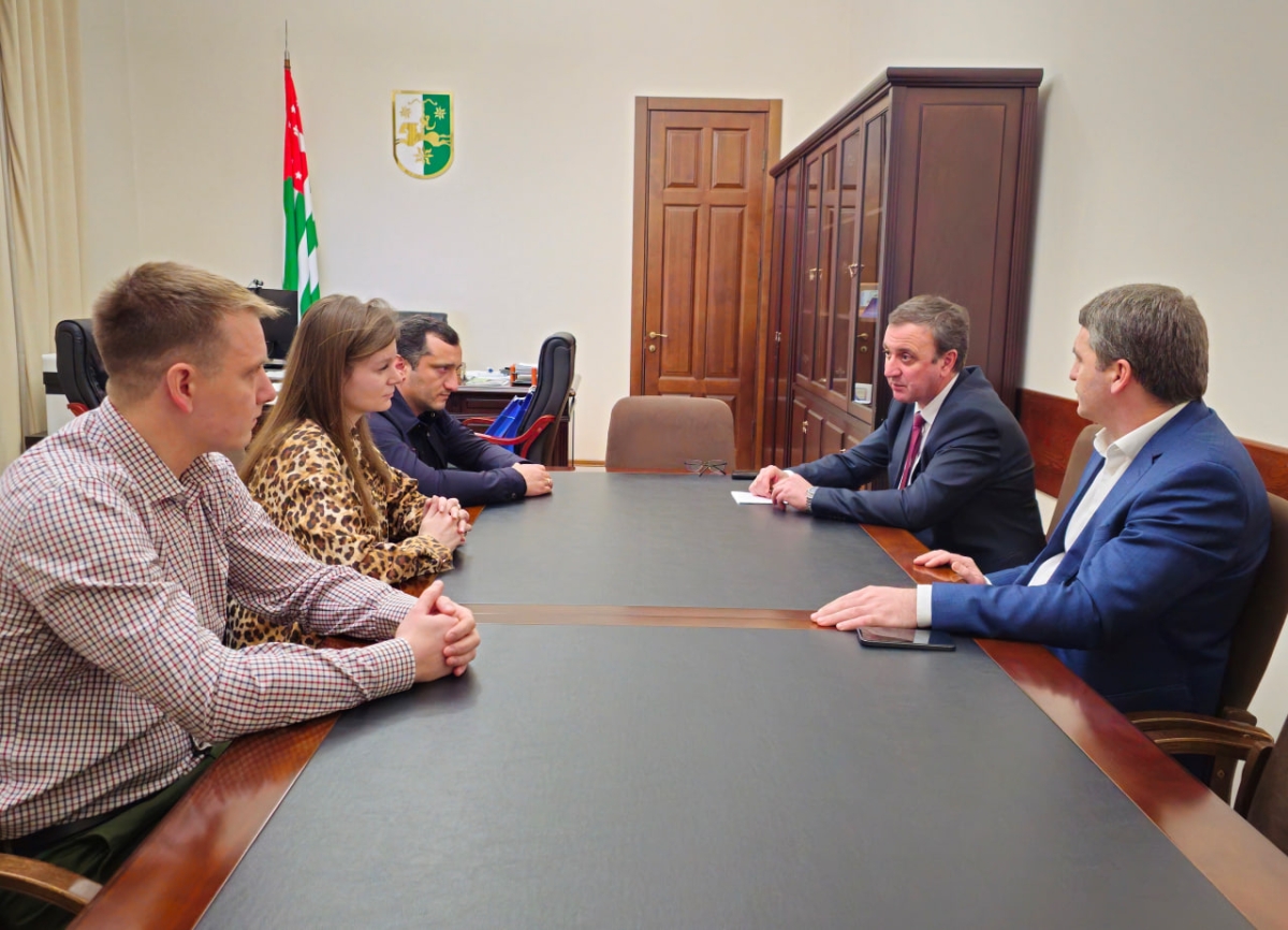 Владимир Делба принял делегацию ФНС России