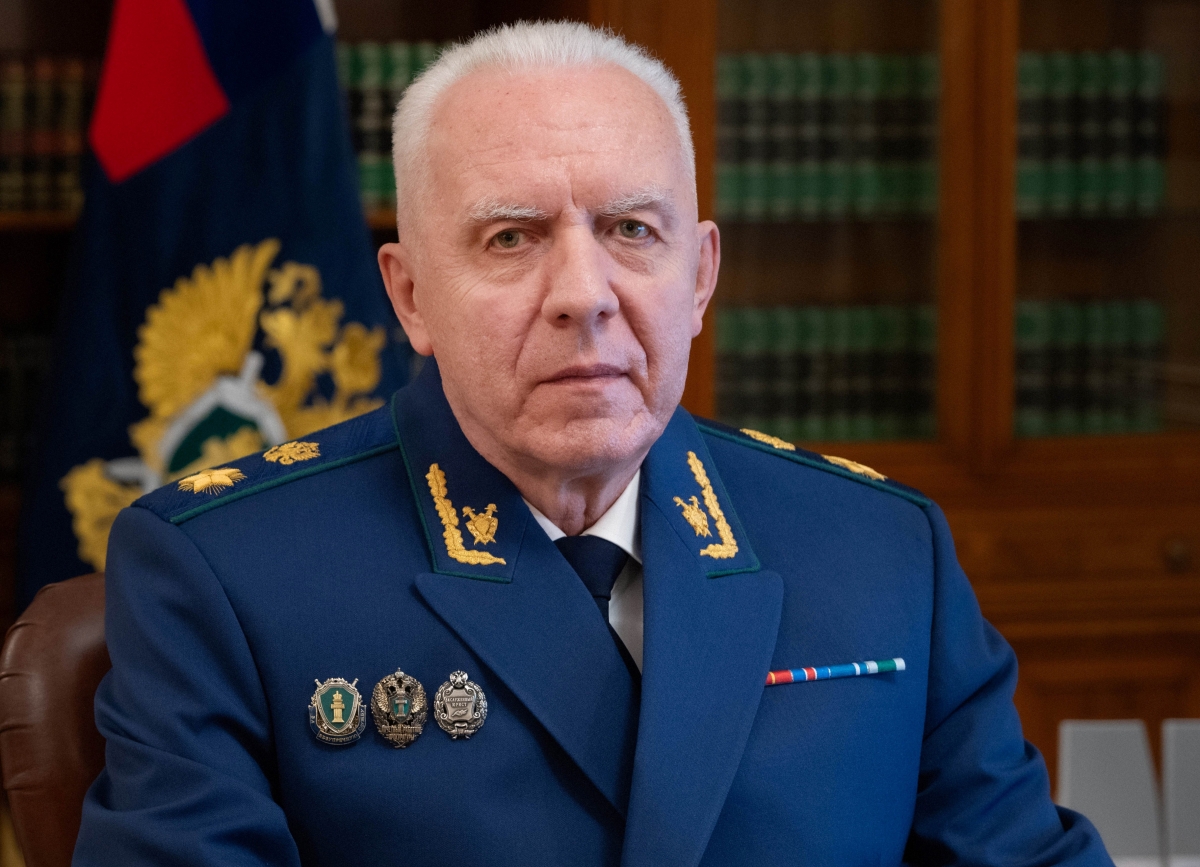 Александр Гуцан поздравил Адгура Агрба и сотрудников прокуратуры Абхазии с профессиональным праздником