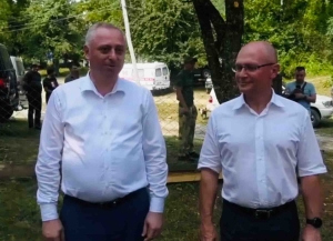 Бадра Гәынба, Беслан Бигәааи Сергеи Кириенкои ашьха иаԥну ақыҭа Ԥсҳәы иаҭааит.